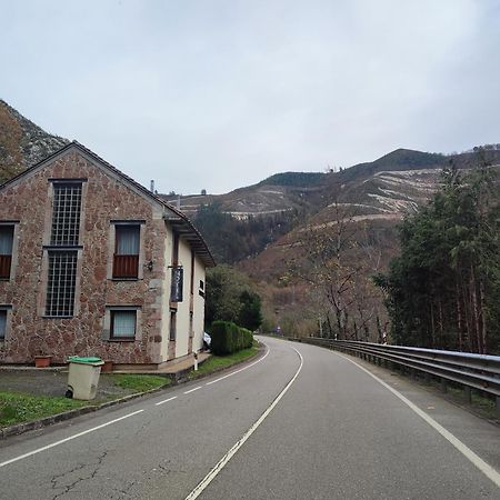 La Salmonera Cangas De Onis Cano ภายนอก รูปภาพ