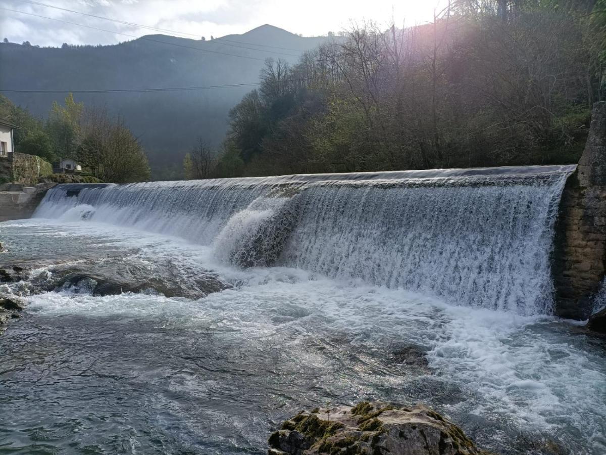 La Salmonera Cangas De Onis Cano ภายนอก รูปภาพ