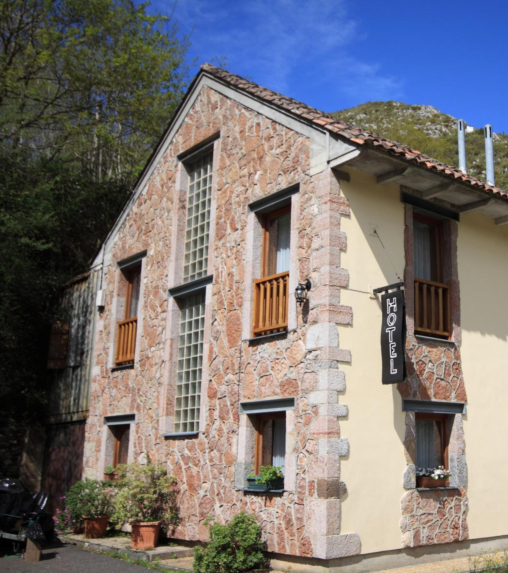 La Salmonera Cangas De Onis Cano ภายนอก รูปภาพ
